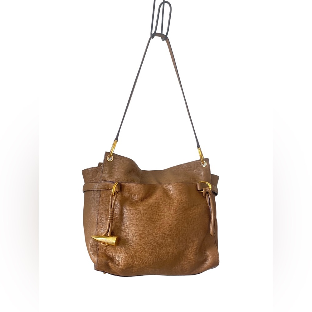 DKNY soft medium brown shoulder bag. Great fall season color.Very roomy n comfy